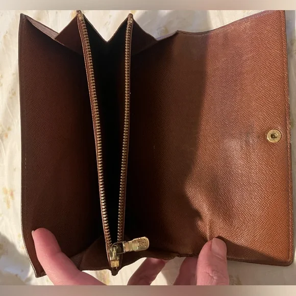 Louis Vuitton Black and Brown Monogram Wallet - Picture 6 of 12